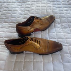 Magnanni dress shoes. Size 10 1/2. Lightly used. Very good condition